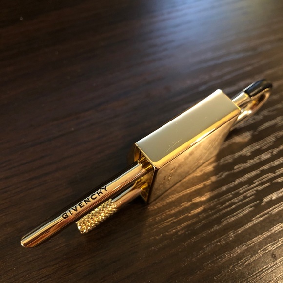 Givenchy,  Lover’s Lock Padlock by Mattew Williams - Picture 4 of 8